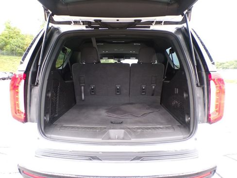 Used 2022 GMC Yukon XL SLE AWD/4WD image 18
