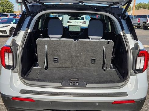 Used 2025 Ford Explorer Active image 8