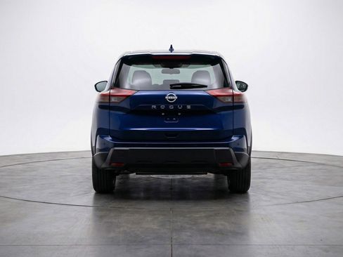 Used 2025 Nissan Rogue SV image 7