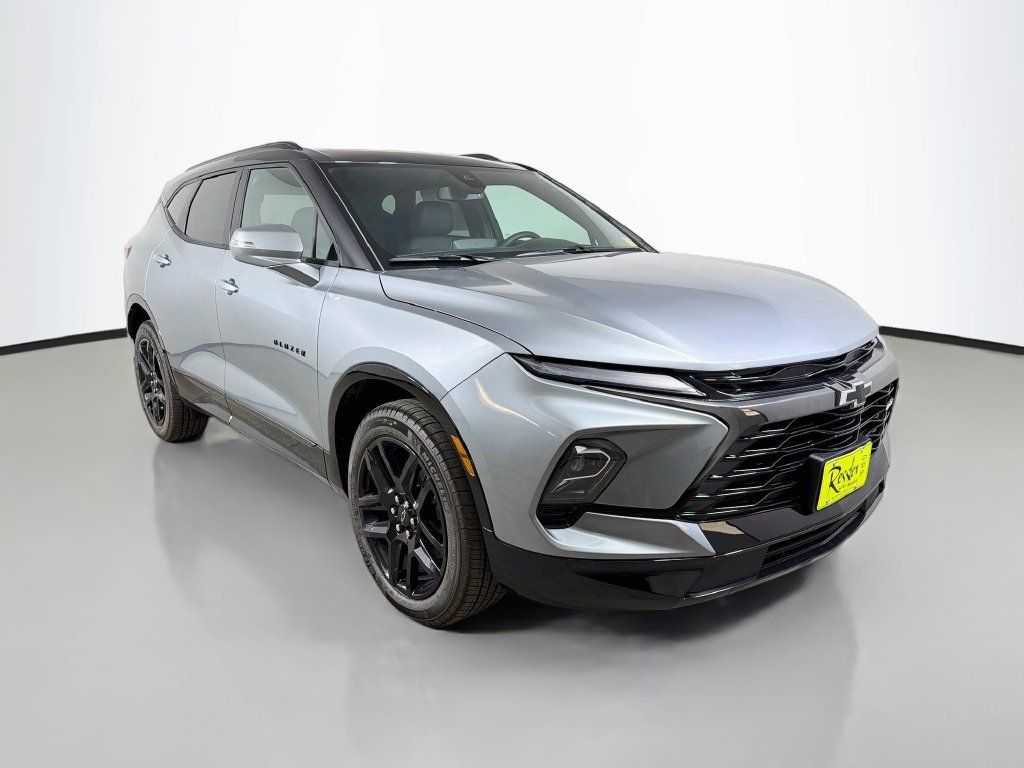 New 2026 Chevrolet Blazer RS w/ LPO, Floor Liner Package AWD/4WD image 3