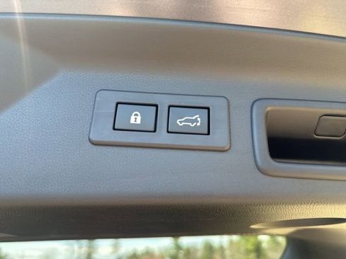 Used 2025 Subaru Forester Touring AWD/4WD image 11