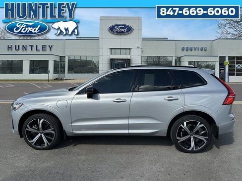 Used 2022 Volvo XC60 T8 R-Design w/ Advanced Package image 7