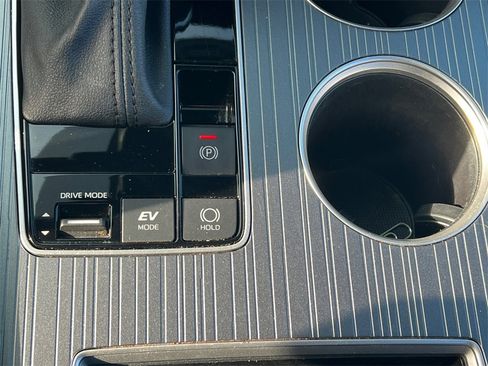 Used 2024 Toyota Sienna XSE image 22