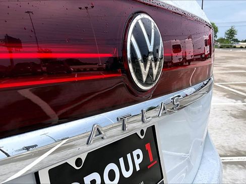 Used 2024 Volkswagen Atlas SE FWD image 28