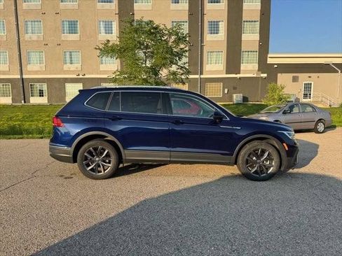 Used 2022 Volkswagen Tiguan SE AWD/4WD image 29