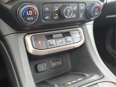 Used 2023 GMC Acadia Denali w/ Black Diamond Edition AWD/4WD image 19