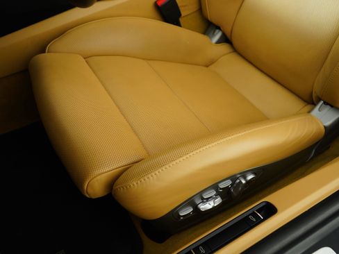 Used 2016 Porsche 911 Turbo S image 33