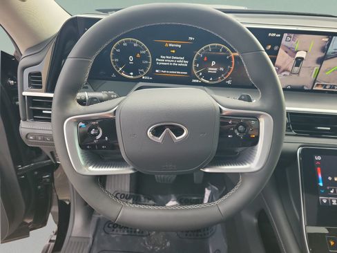 Certified 2026 INFINITI QX80 Luxe w/ Cargo Package AWD/4WD image 9