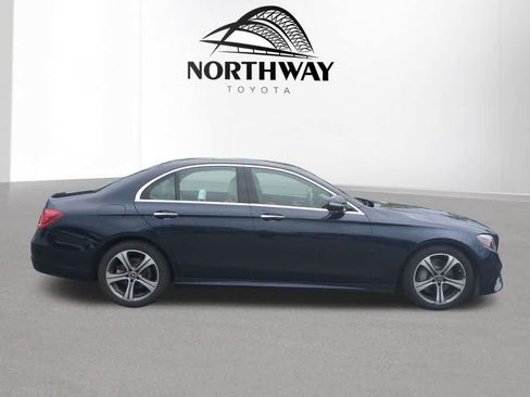 Used 2020 Mercedes-Benz E 350 Sedan image 2