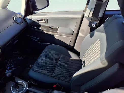 Used 2013 Suzuki SX4 Premium image 16