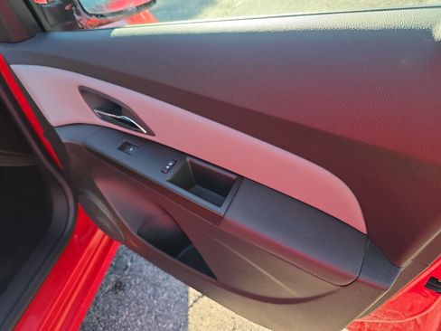 Used 2015 Chevrolet Cruze LS image 22
