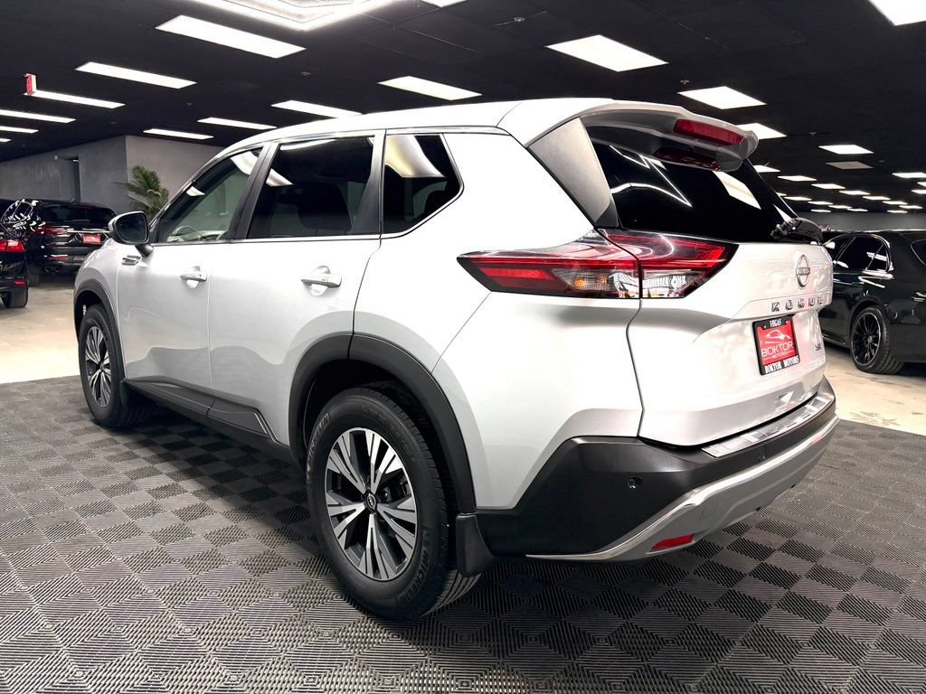 Used 2022 Nissan Rogue SV FWD image 11
