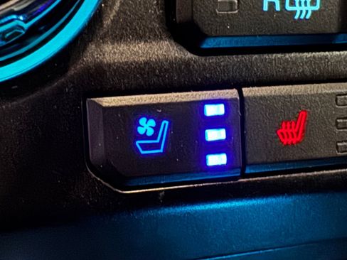 Used 2018 Ford F150 Lariat image 35