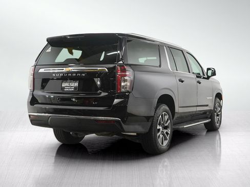 Used 2023 Chevrolet Suburban LT w/ Luxury Package AWD/4WD image 5