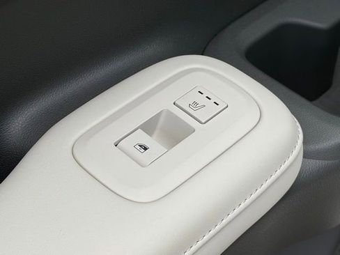 Used 2025 Hyundai Santa Fe Calligraphy FWD image 17