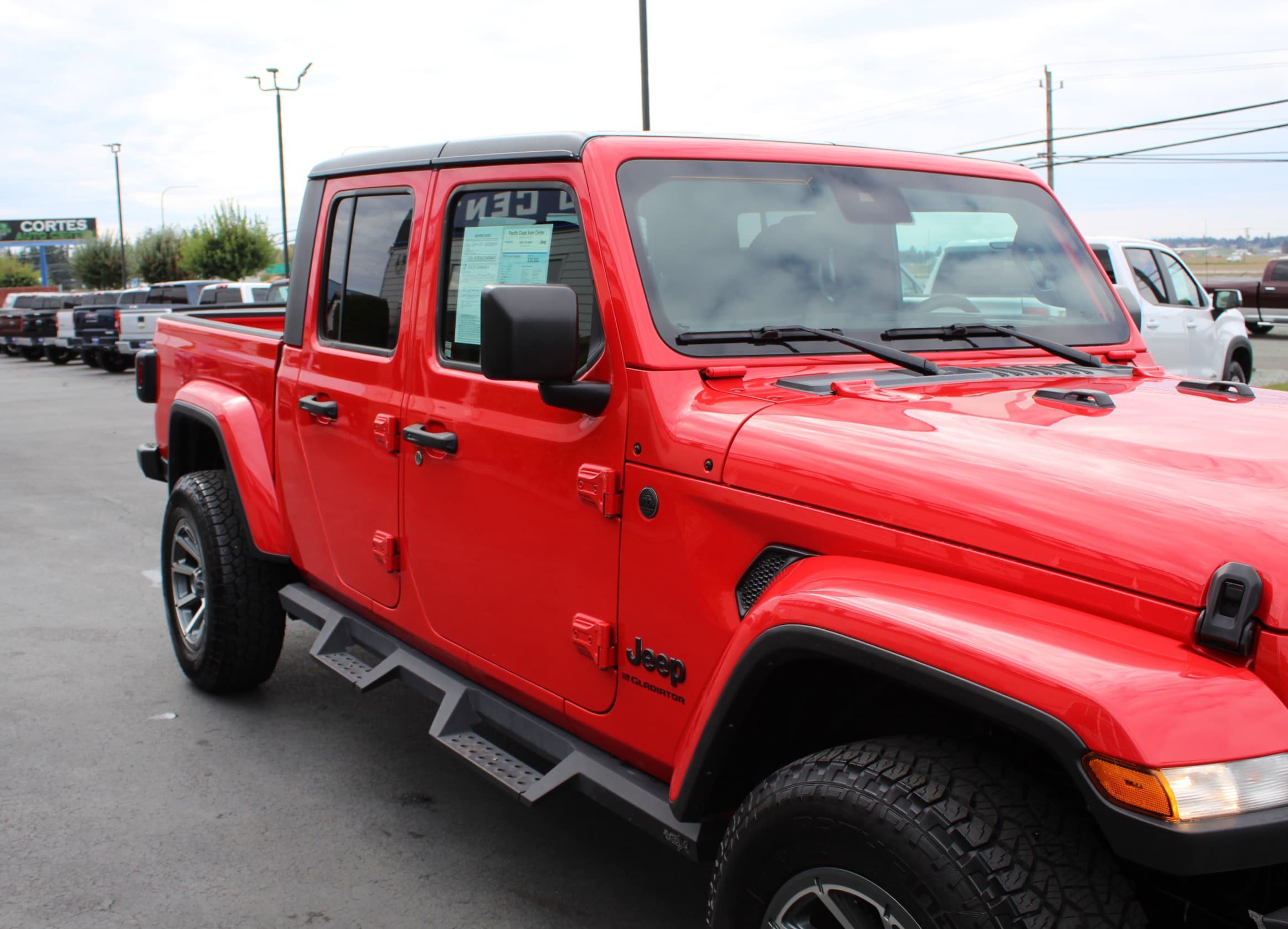 Used 2024 Jeep Gladiator Sport AWD/4WD image 9