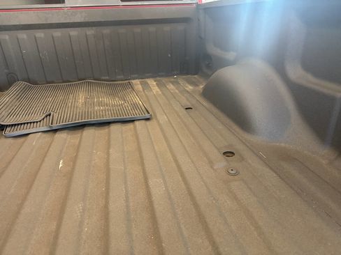 Used 2013 Ford F150 Lariat w/ HD Payload Pkg image 17