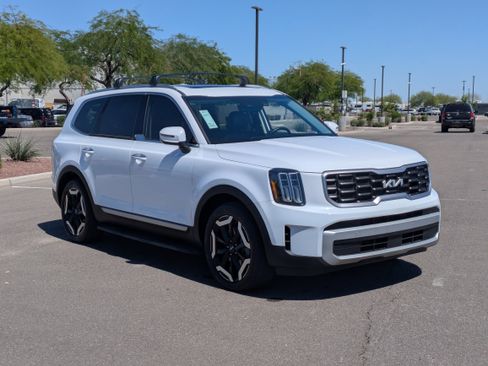 Used 2024 Kia Telluride S w/ S Sunroof Package image 7