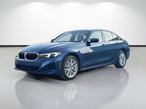 Used 2023 BMW 330i xDrive Sedan w/ Premium Package AWD/4WD image 7