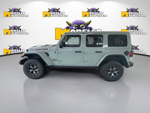 Used 2023 Jeep Wrangler Unlimited Rubicon w/ Cold Weather Group AWD/4WD image 7