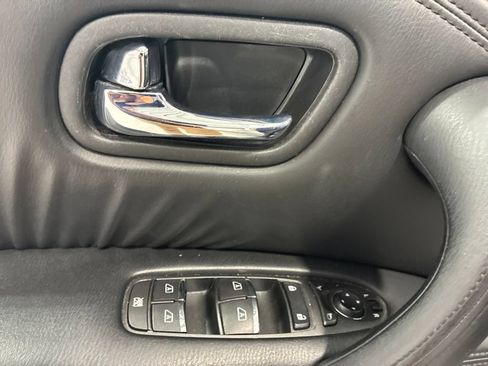 Used 2024 Nissan Armada SL w/ Captain's Chairs Package AWD/4WD image 18