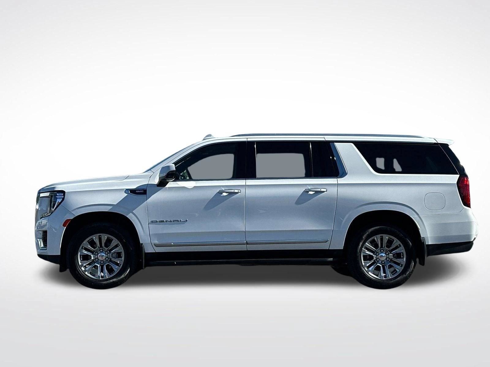 Used 2023 GMC Yukon XL Denali AWD/4WD image 6