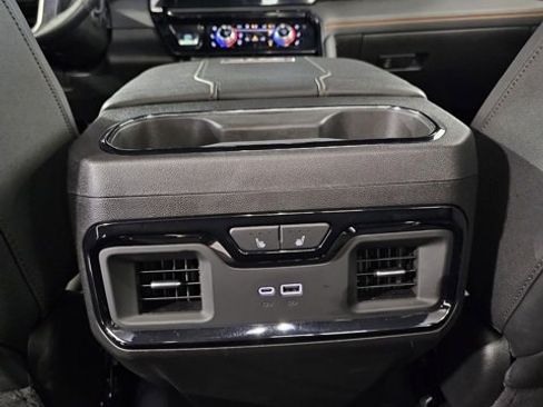 Used 2025 GMC Sierra 2500 AT4 w/ AT4 Premium Plus Package image 32