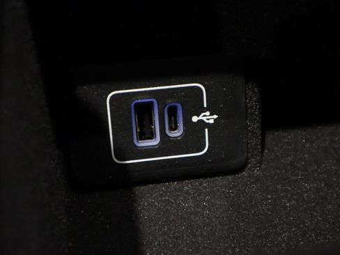 New 2025 Maserati Grecale Modena image 32