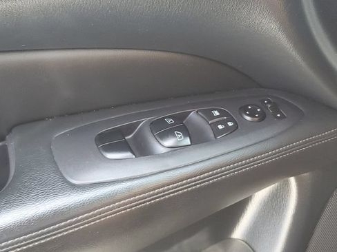 Used 2019 Nissan Pathfinder SV FWD image 23