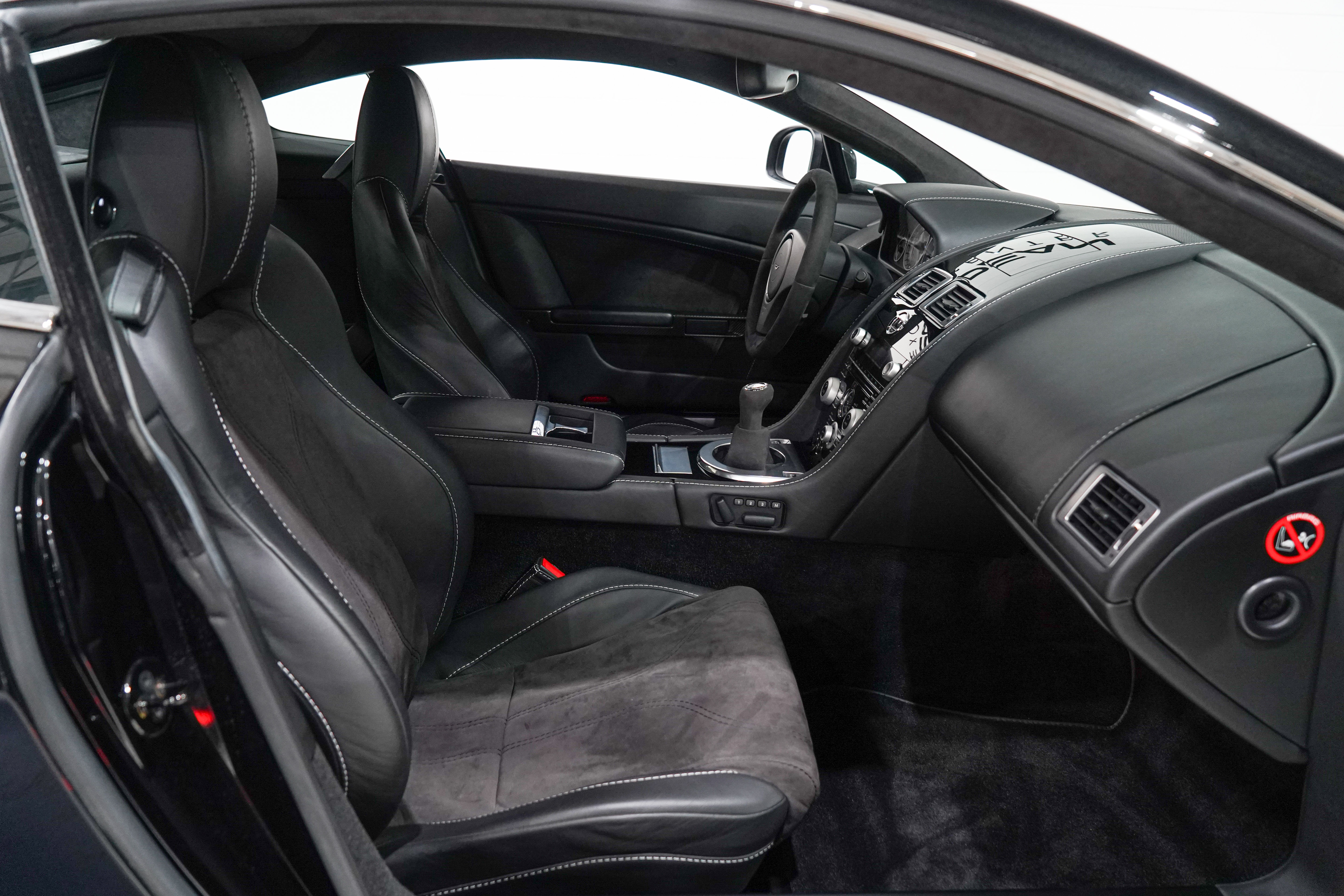 Used 2011 Aston Martin V12 Vantage Carbon Black RWD image 15