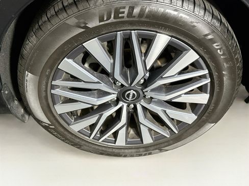 Used 2025 Nissan Altima 2.5 SV FWD image 11