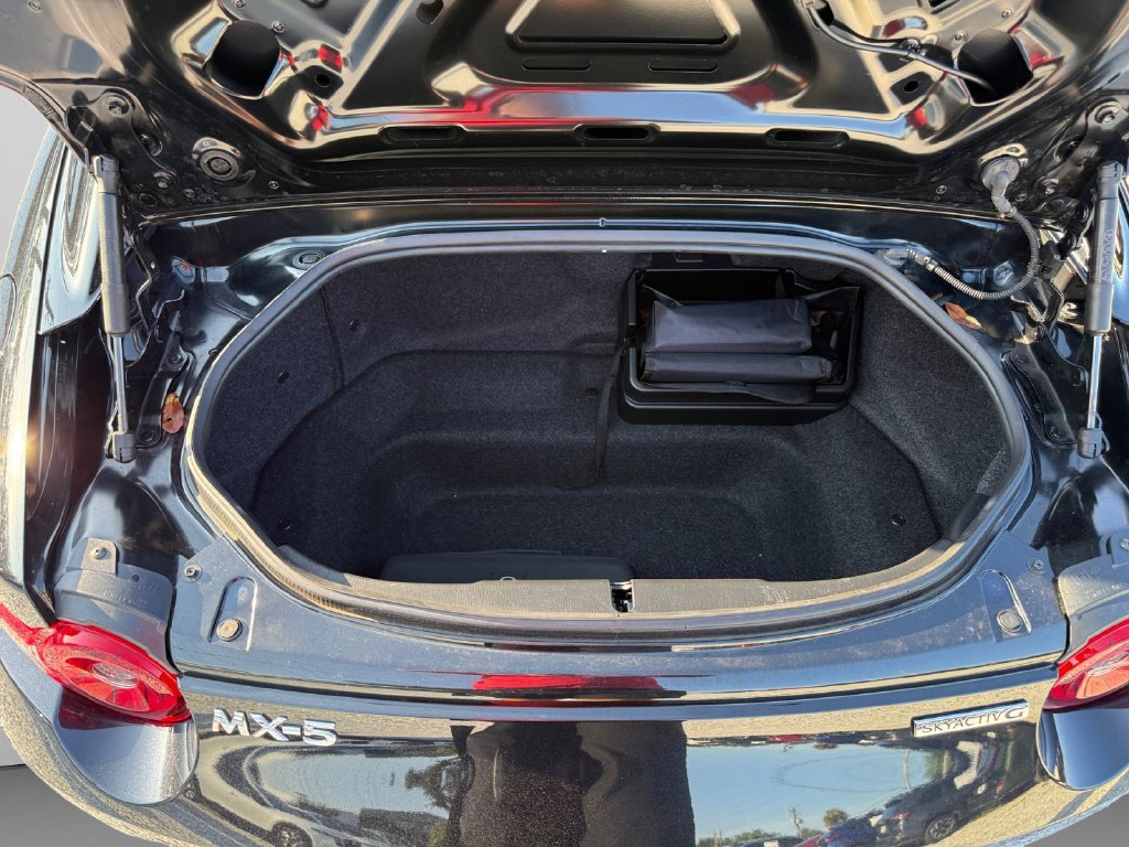 Used 2024 MAZDA MX-5 Miata RF Grand Touring RWD image 19