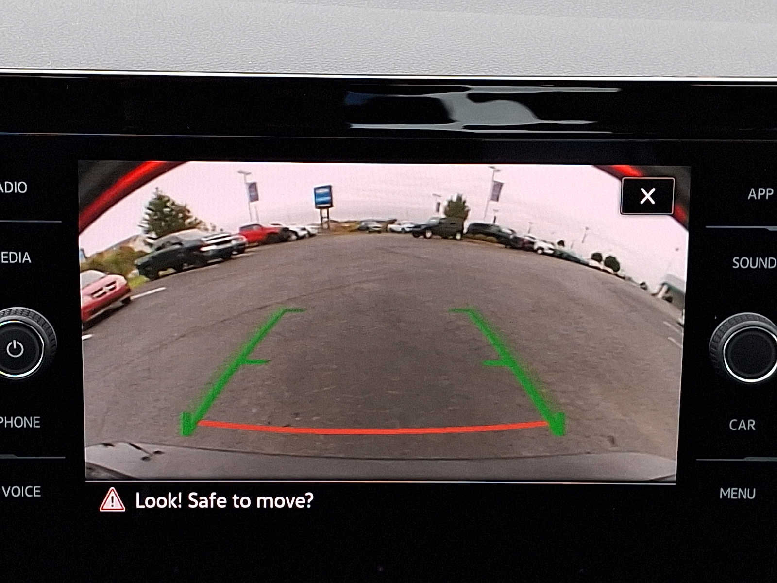 Used 2025 Volkswagen Jetta SE FWD image 17