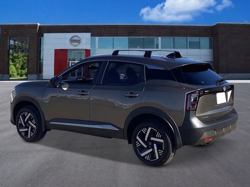 New 2026 Nissan Kicks SV w/ Cold Weather Package FWD image 3