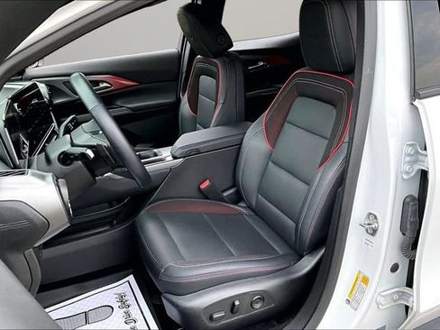 Certified 2024 Chevrolet Equinox EV RS FWD image 24