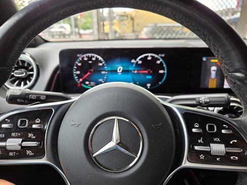 Used 2023 Mercedes-Benz EQB 300 4MATIC w/ Exclusive Package image 15