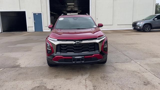 Used 2025 Chevrolet Equinox ACTIV w/ Convenience Package III FWD image 3