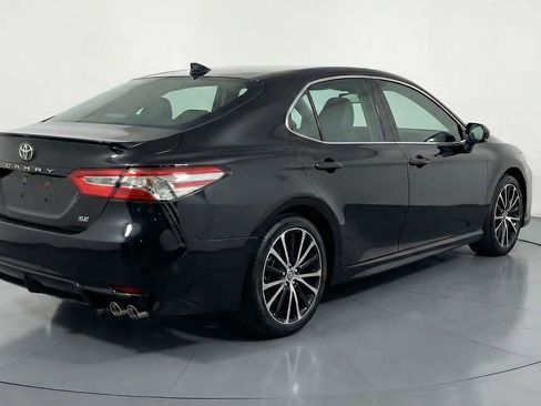 Used 2023 Toyota Camry SE image 6