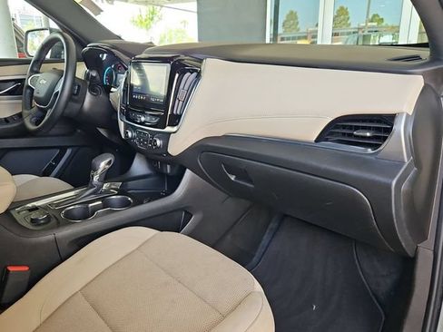 Used 2023 Chevrolet Traverse LT FWD image 29