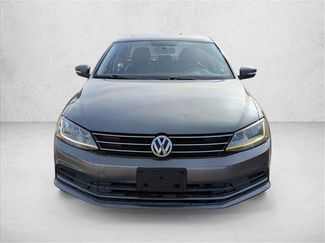 Used 2017 Volkswagen Jetta SE video 2