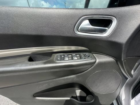 Used 2019 Dodge Durango SXT w/ 3rd Row Seating Group RWD image 29