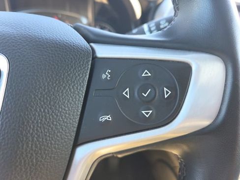 Used 2023 GMC Acadia SLT AWD/4WD image 16