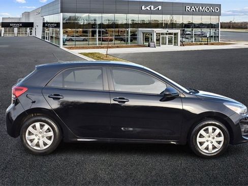 Used 2022 Kia Rio S image 2