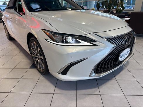 Used 2021 Lexus ES 250 w/ Premium Package AWD/4WD image 6
