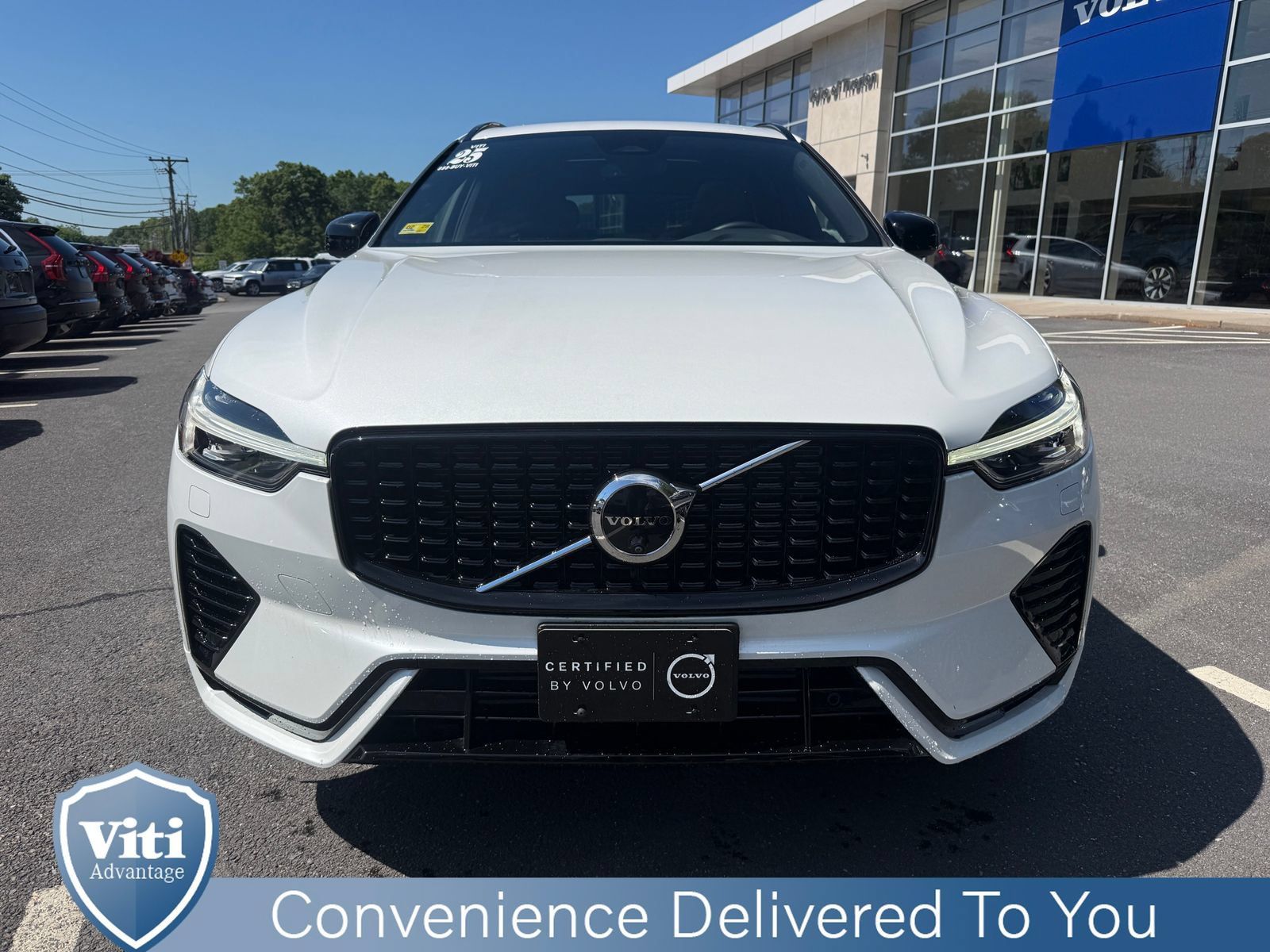 Used 2025 Volvo XC60 T8 Plus w/ Climate Package AWD/4WD image 3