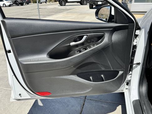 Used 2020 Hyundai Elantra GT w/ Style Package 02 FWD image 27