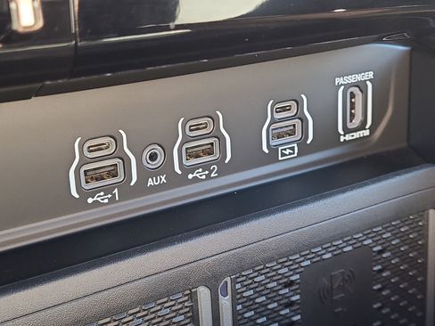 Used 2025 RAM 3500 Limited image 31