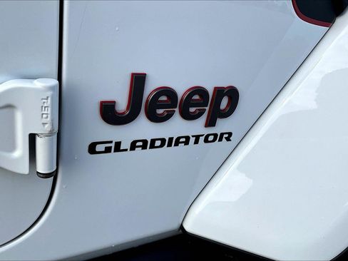 Used 2020 Jeep Gladiator Rubicon image 8
