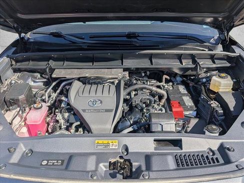 Used 2025 Toyota Highlander LE image 24