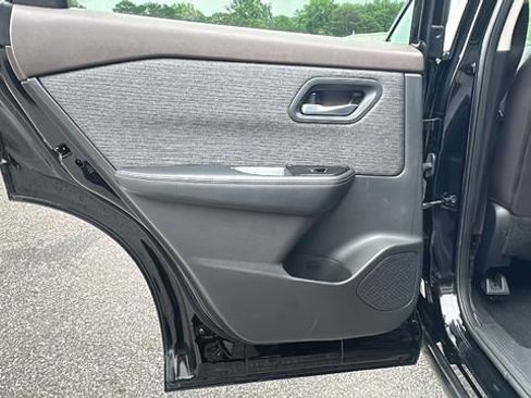 Used 2021 Nissan Rogue SV FWD image 20